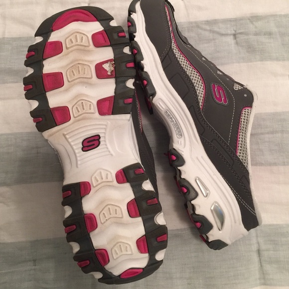 Skechers Sport Tennis Shoes Slip Ons!💖 - Picture 4 of 4
